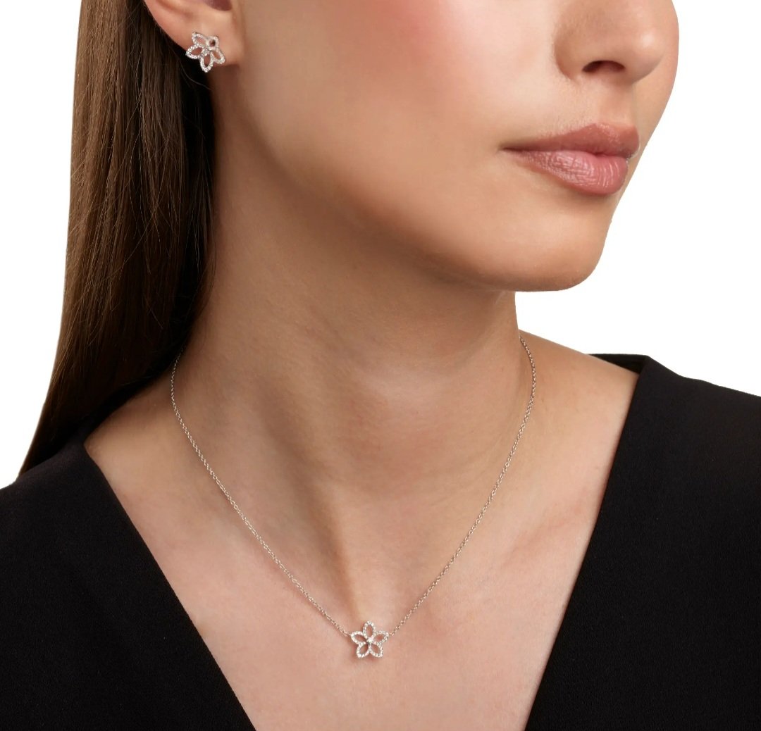 MAGIA GARDEN
Collana in oro bianco con diamanti
Salvini Gioielli