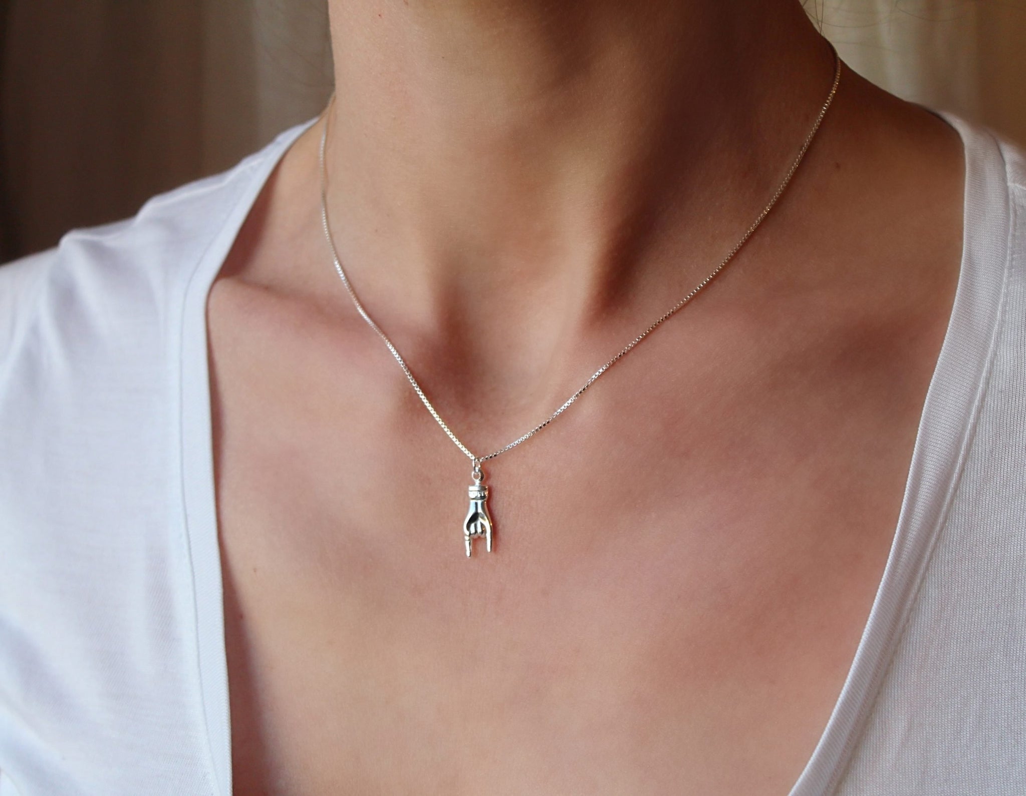Collana Argento Con mano a forma di corna
