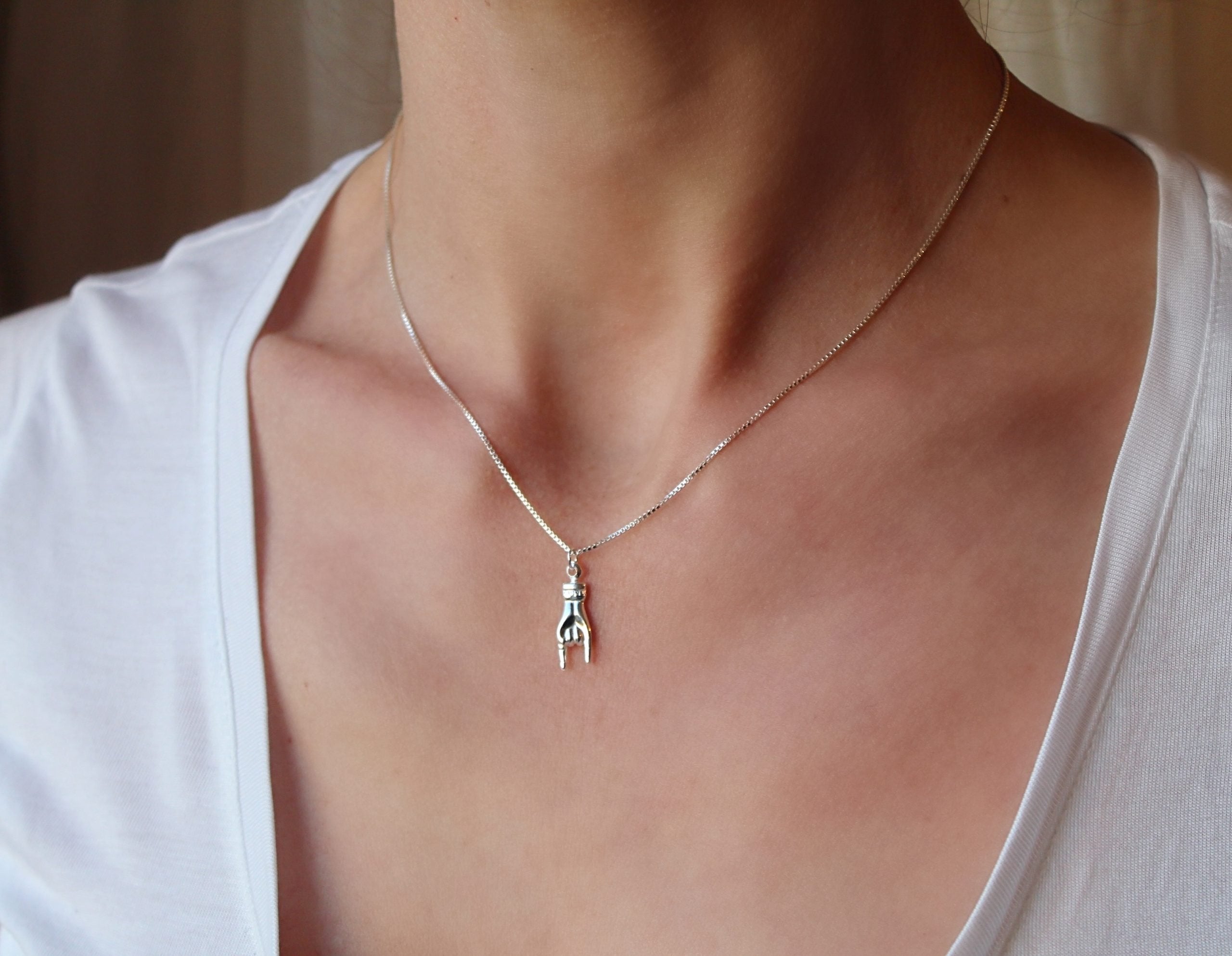 Collana Argento Con mano a forma di corna